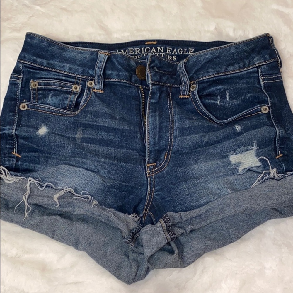 DARK WASH AMERICAN EAGLE HIGHWAISTED DENIM SHORTS